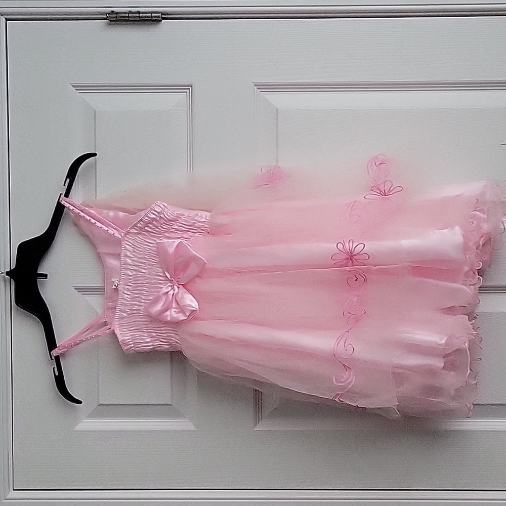 Girl's Sleeveless Dress - Picture 6 of 11